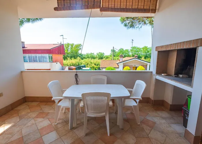 Vear Apartments - Lido Di Volano アパートホテル