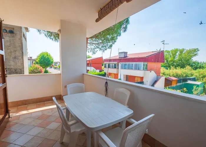 アパートホテル Vear Apartments - Lido Di Volano 3*