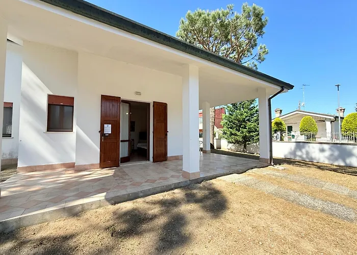 Vear Apartments - Lido Di Volano アパートホテル