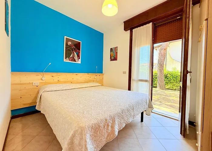 Vear Apartments - Lido Di Volano アパートホテル