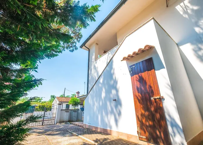Vear Apartments - Lido Di Volano アパートホテル 3*