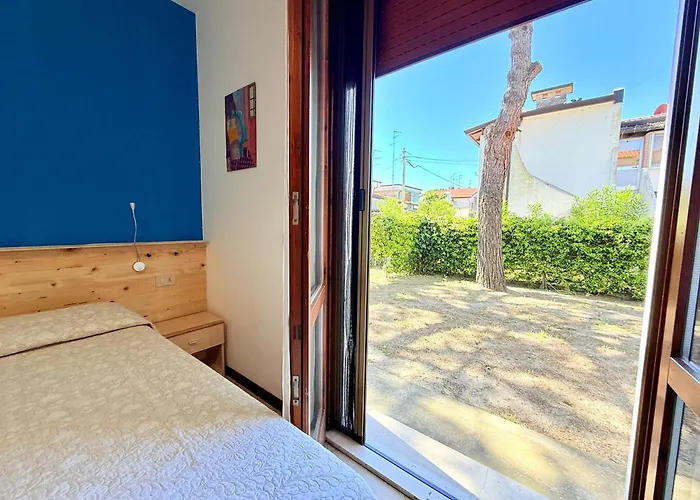 Vear Apartments - Lido Di Volano アパートホテル