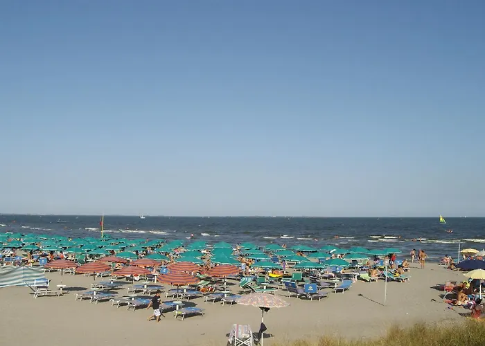 アパートホテル Vear Apartments - Lido Di Volano 3*