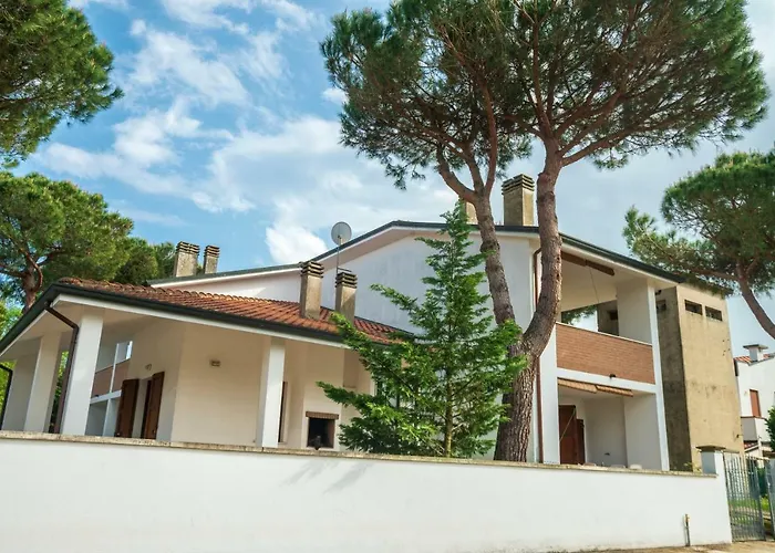 Vear Apartments - Lido Di Volano アパートホテル